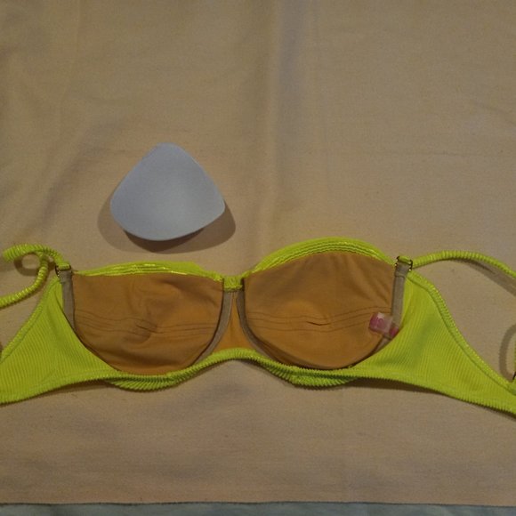 Brazilian bikini - Picture 5 of 8